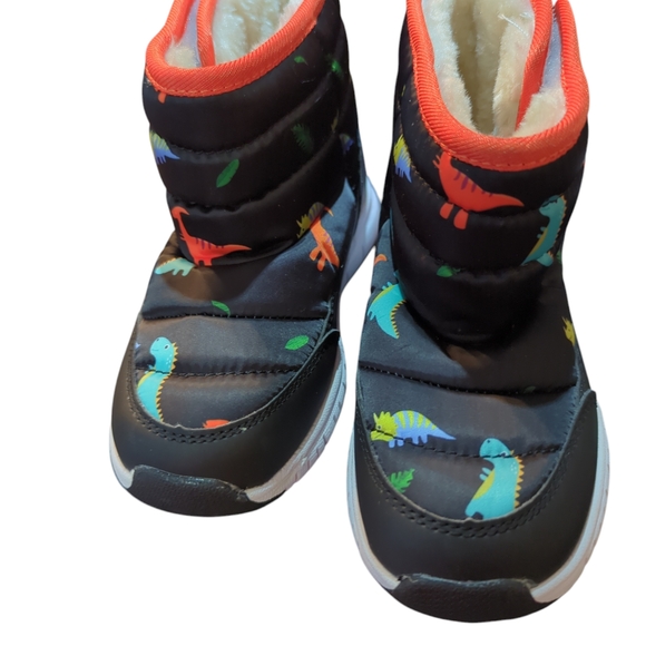 Boys winter fur boots with waterproof closure size 2( fits like a 1/ 1.5) - Picture 4 of 8